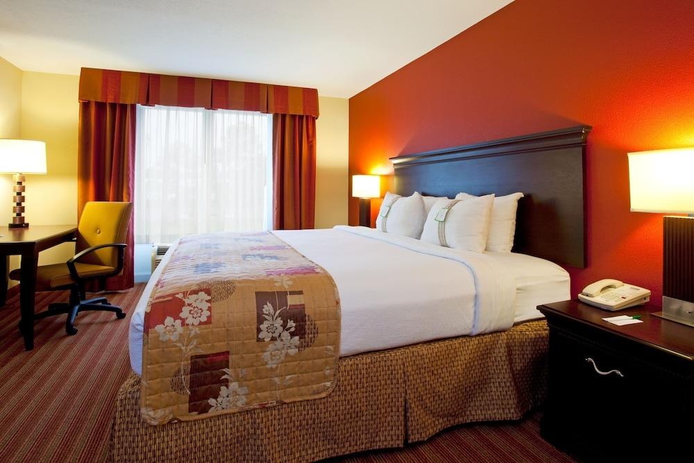 HOLIDAY INN & SUITES ORANGE PARK - WELLS RD. photo 4