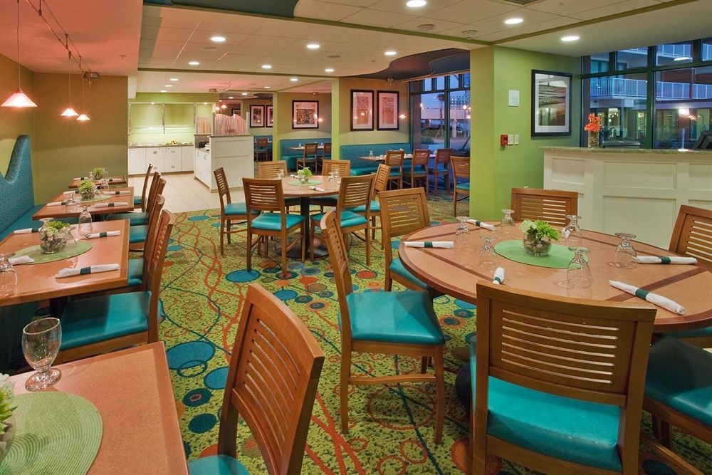 HOLIDAY INN & SUITES VIRGINIA BEACH - NORTH BEACH photo 1