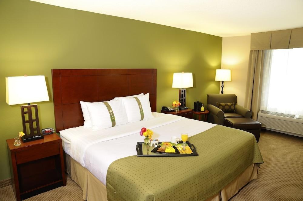 HOLIDAY INN SOUTH - CITY GATEWAY photo 3