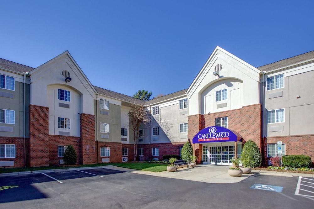 CANDLEWOOD SUITES RALEIGH CRABTREE photo 2