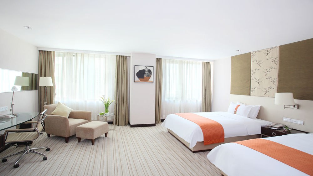 HOLIDAY INN AQUA CITY