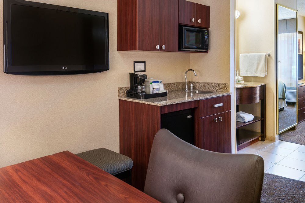 HOLIDAY INN EXPRESS & SUITES SANDY - SOUTH SALT LAKE CITY photo 1