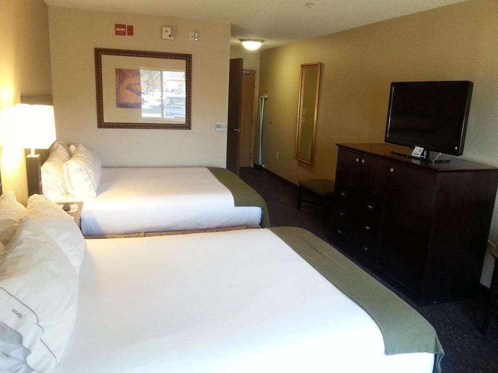 HOLIDAY INN EXPRESS & SUITES SANDY - SOUTH SALT LAKE CITY photo 2
