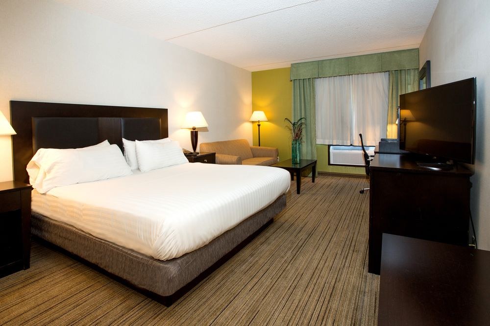 HOLIDAY INN EXPRESS STONY BROOK-LONG ISLAND photo 1