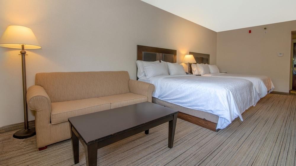 HOLIDAY INN EXPRESS STONY BROOK-LONG ISLAND photo 3
