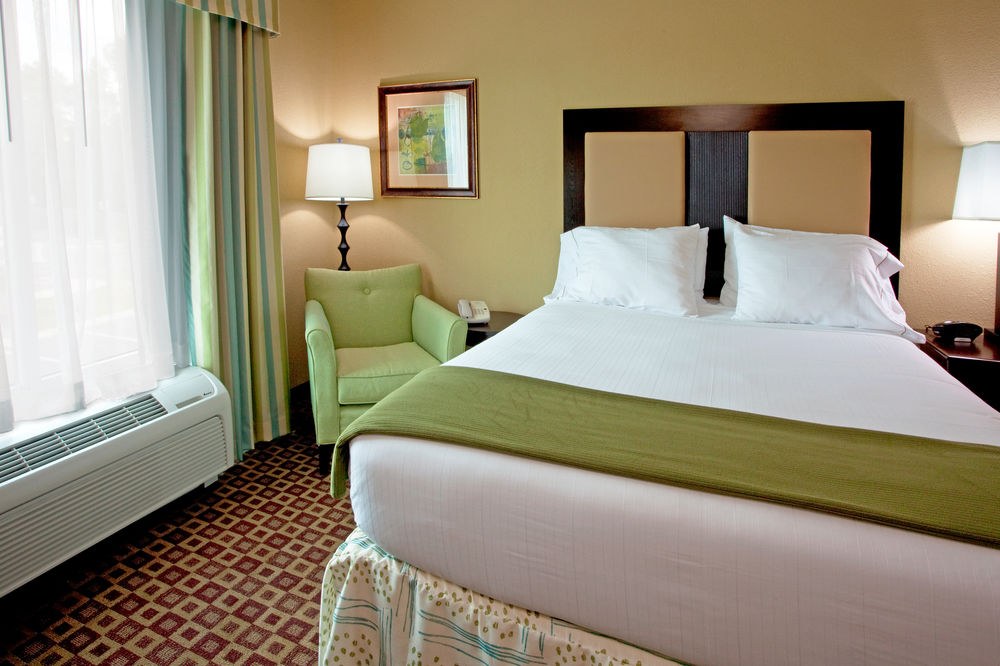 HOLIDAY INN EXPRESS & SUITES CHAFFEE-JACKSONVILLE WEST