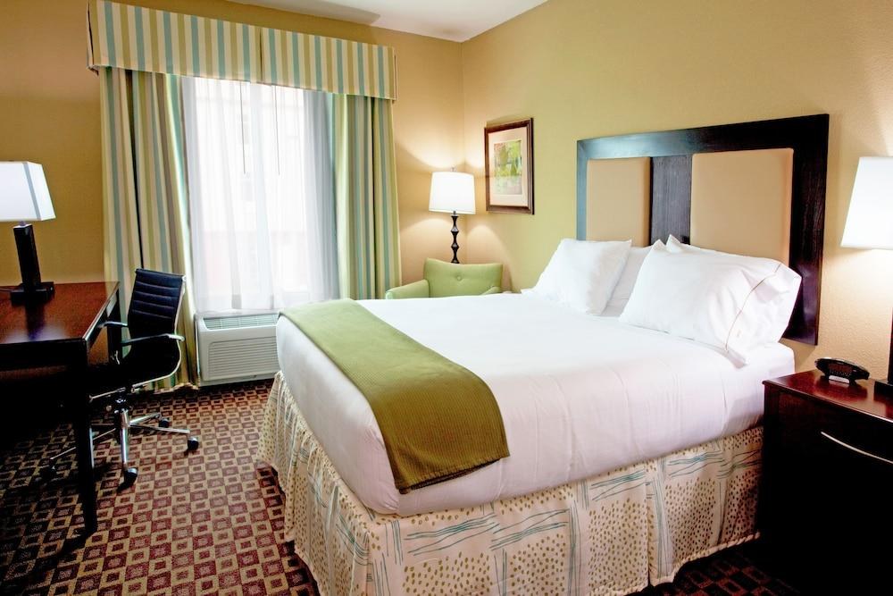 HOLIDAY INN EXPRESS & SUITES CHAFFEE-JACKSONVILLE WEST photo 4