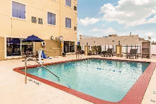 COMFORT INN & SUITES IAH BUSH AIRPORT - EAST photo 1