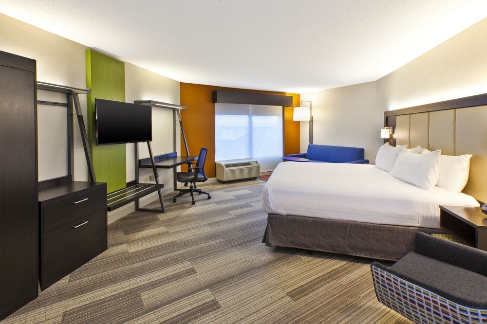 HOLIDAY INN EXPRESS HOTEL & SUITES CHICAGO-MIDWAY AIRPORT
