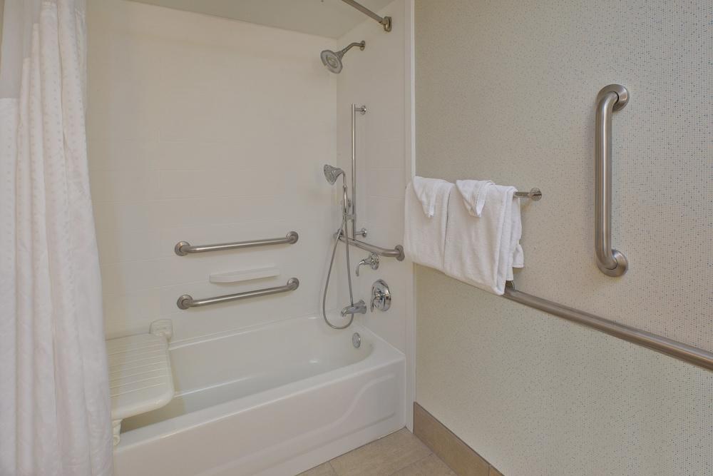 HOLIDAY INN EXPRESS HOTEL & SUITES CHICAGO-MIDWAY AIRPORT photo 4