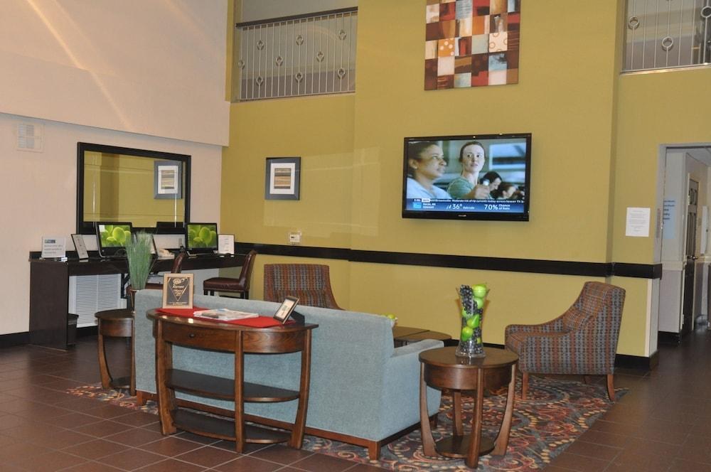 HOLIDAY INN EXPRESS & SUITES SARASOTA EAST - I-75 photo 3