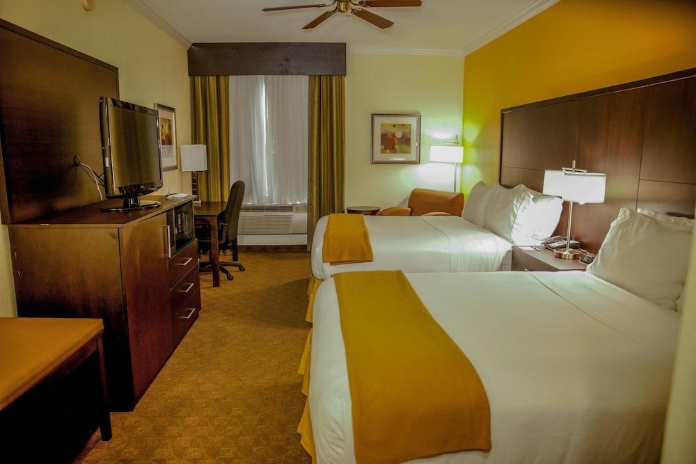 HOLIDAY INN EXPRESS & SUITES HOUSTON NORTH INTERCONTINENTAL photo 4