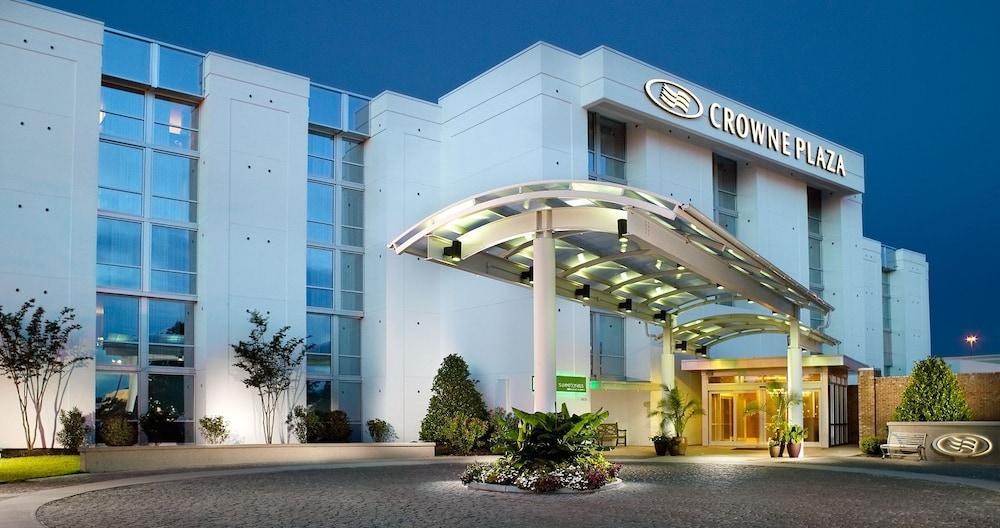 CROWNE PLAZA CHARLESTON AIRPORT - CONV CTR photo 2