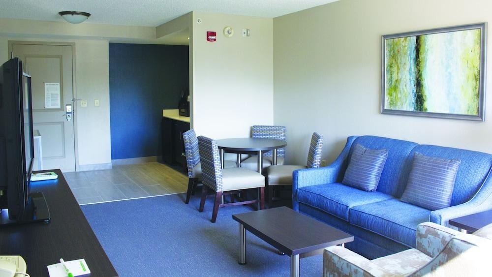 HOLIDAY INN HOTEL & SUITES TALLAHASSEE CONFERENCE CTR N photo 4
