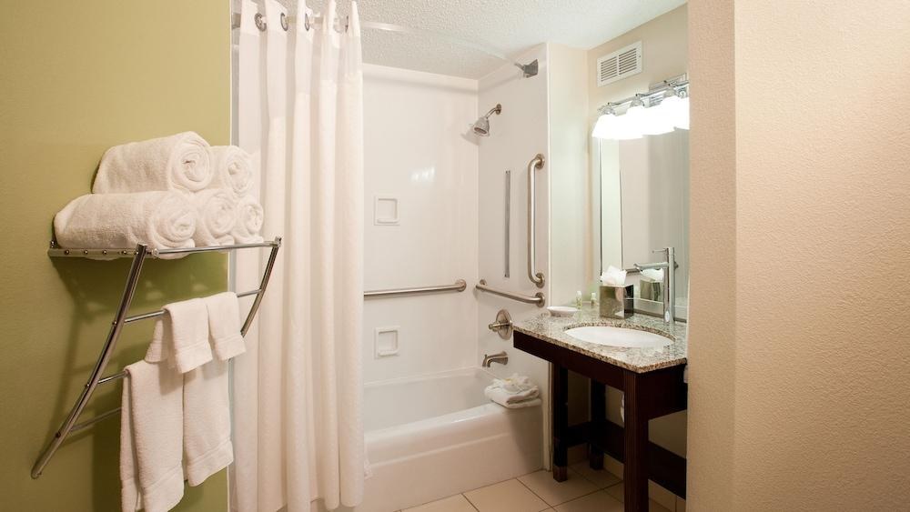 HOLIDAY INN TULSA CITY CENTER photo 3