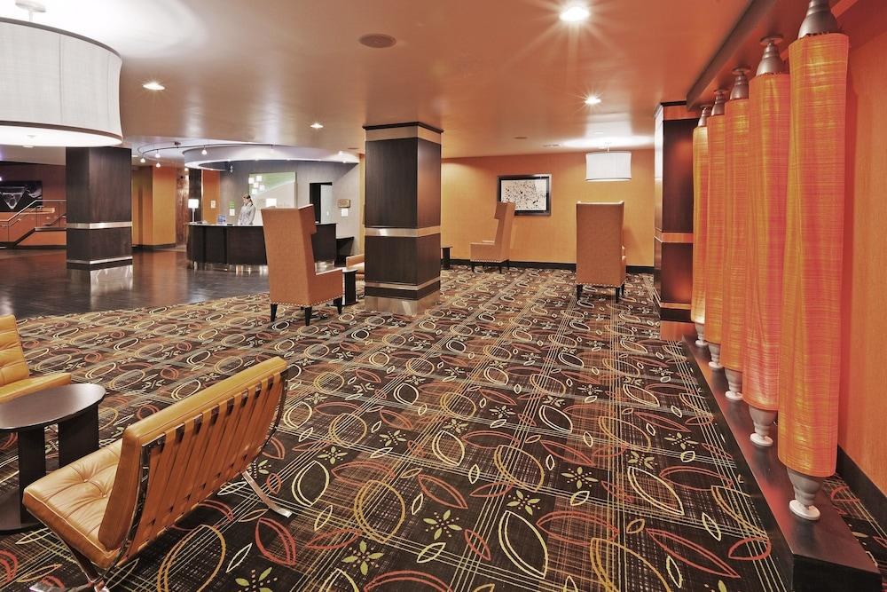 HOLIDAY INN TULSA CITY CENTER photo 4