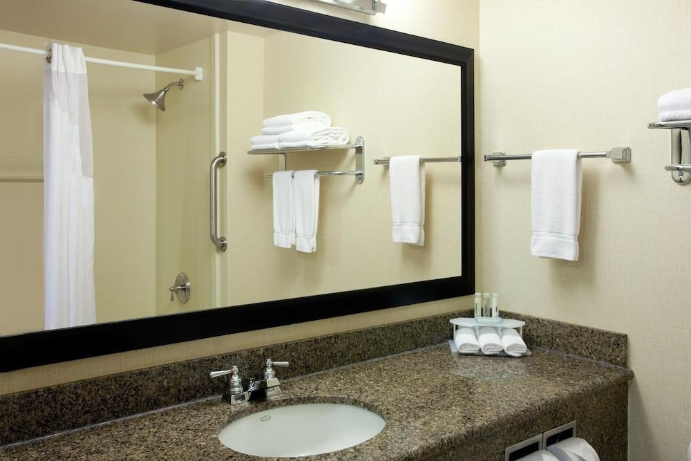HOLIDAY INN EXPRESS SAN FRANCISCO-AIRPORT NORTH photo 4