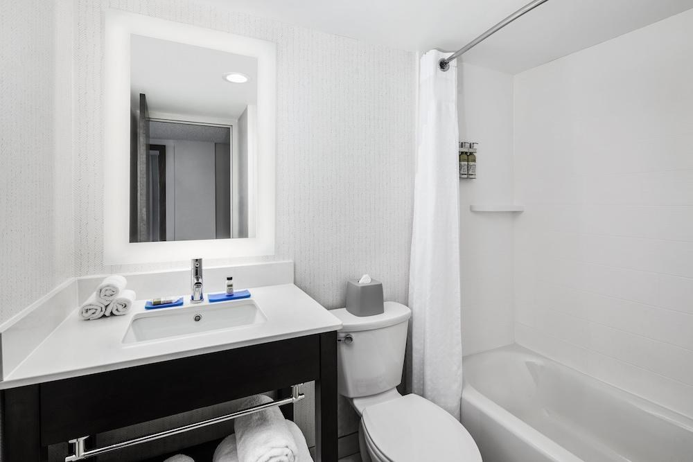 HOLIDAY INN EXPRESS RICHMOND - MIDTOWN photo 3