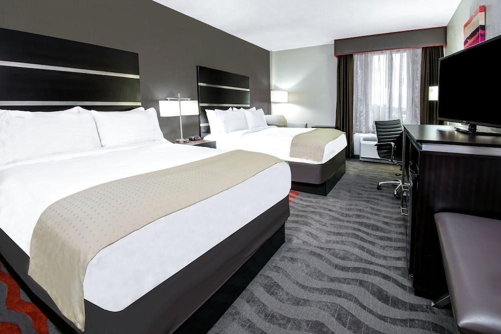 Wyndham Houston Sugarland photo 2
