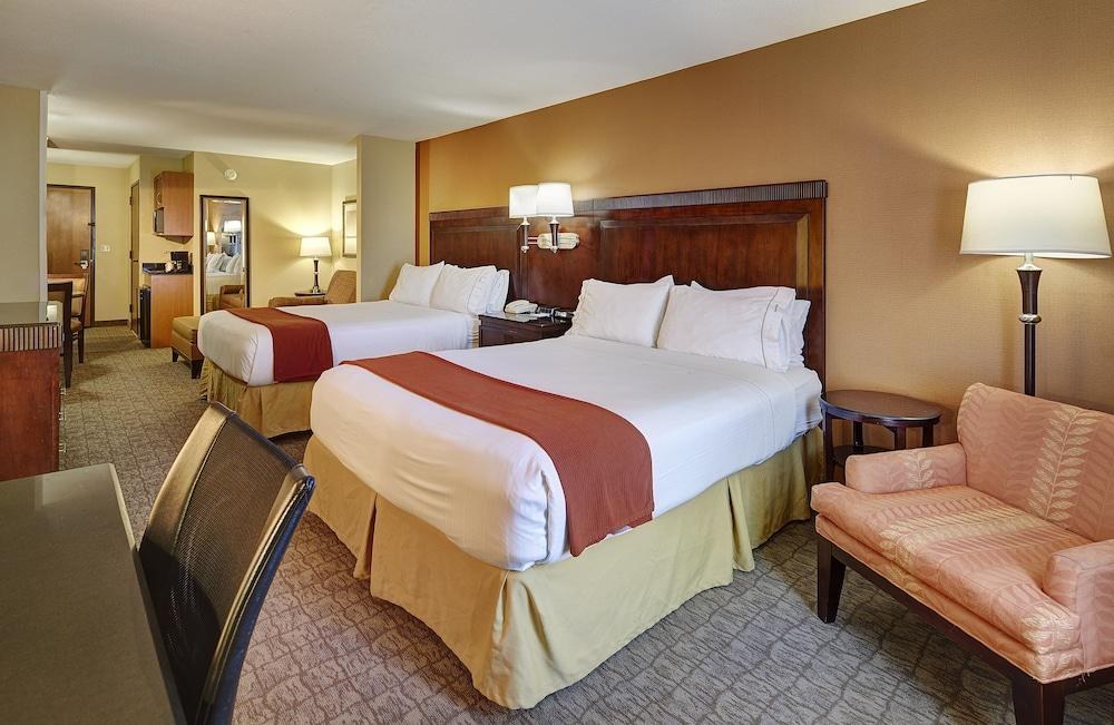HOLIDAY INN EXPRESS HOTEL & SUITES SAN DIEGO-SORRENTO VALLEY photo 2