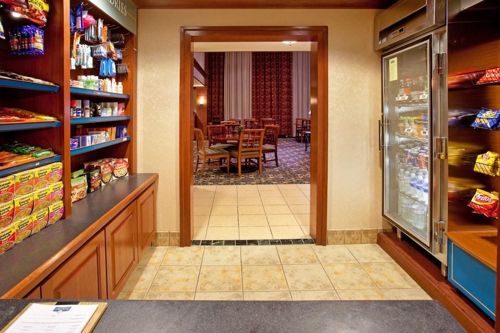 STAYBRIDGE SUITES SORRENTO MESA photo 3