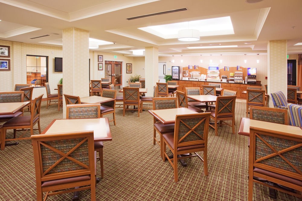 HOLIDAY INN EXPRESS HOTEL & SUITES DENVER AIRPORT