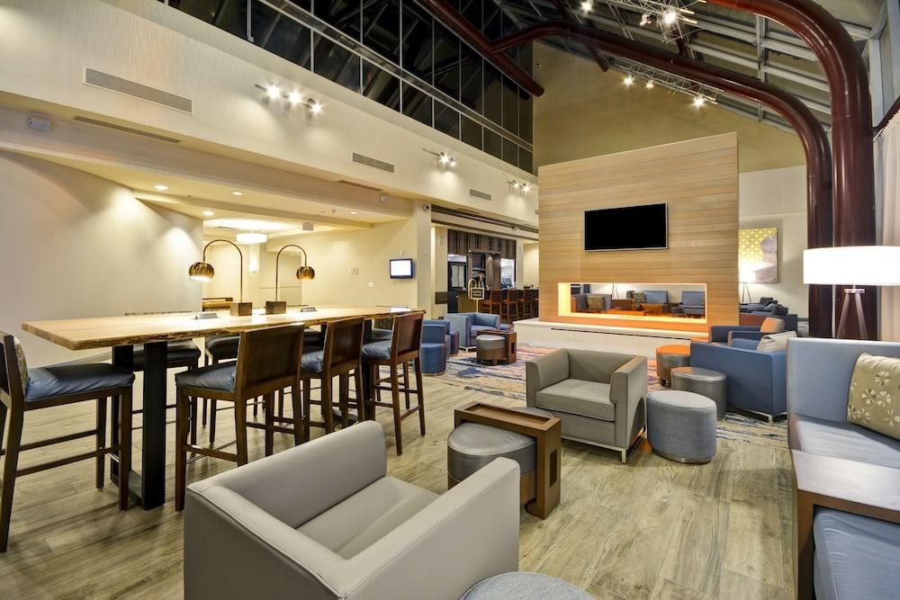 CROWNE PLAZA SOUTHERN HILLS photo 2
