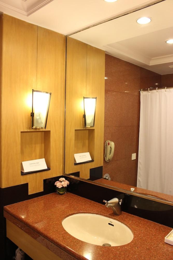 HANS PLAZA photo 4