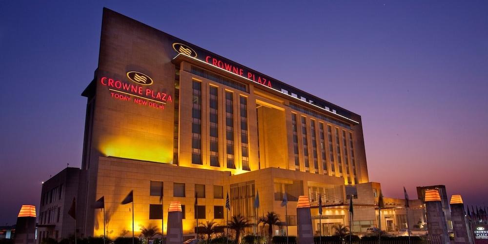 CROWN PLAZA photo 3