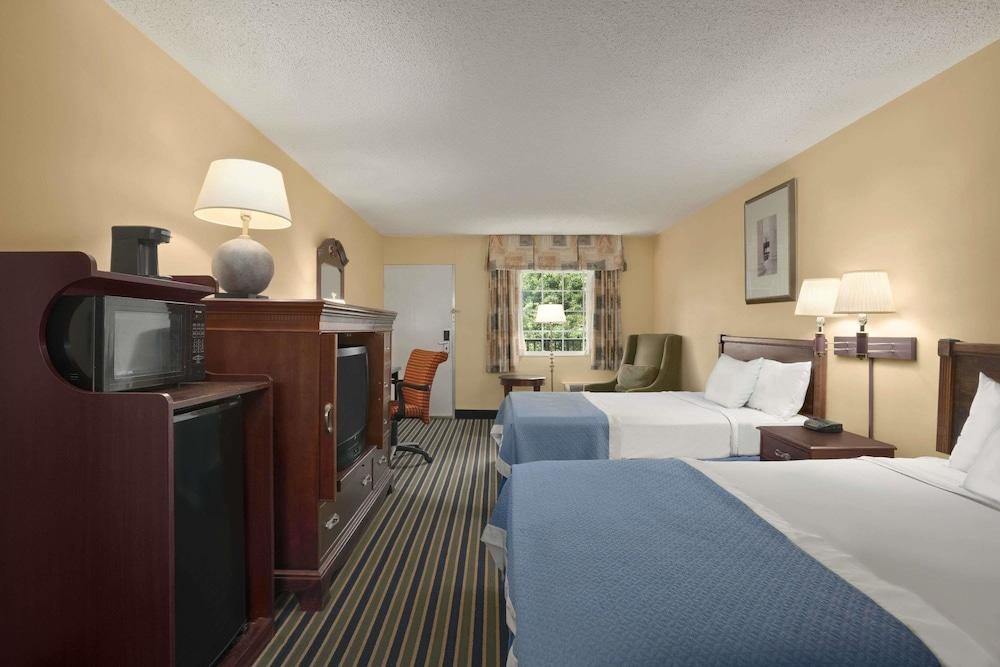 DAYS INN ALEXANDRIA photo 1
