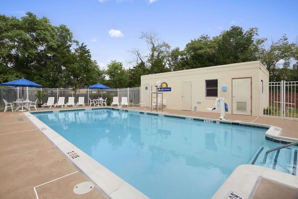 DAYS INN ALEXANDRIA photo 2