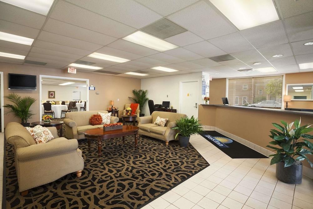 DAYS INN ALEXANDRIA photo 3