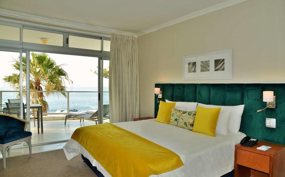 THE PENINSULA ALL SUITE HOTEL photo 2