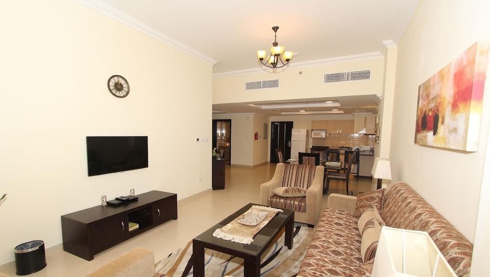 IVORY GRAND HOTEL APARTMENTS photo 2