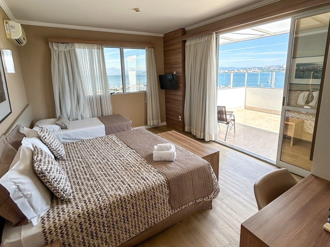 IATE HOTEL