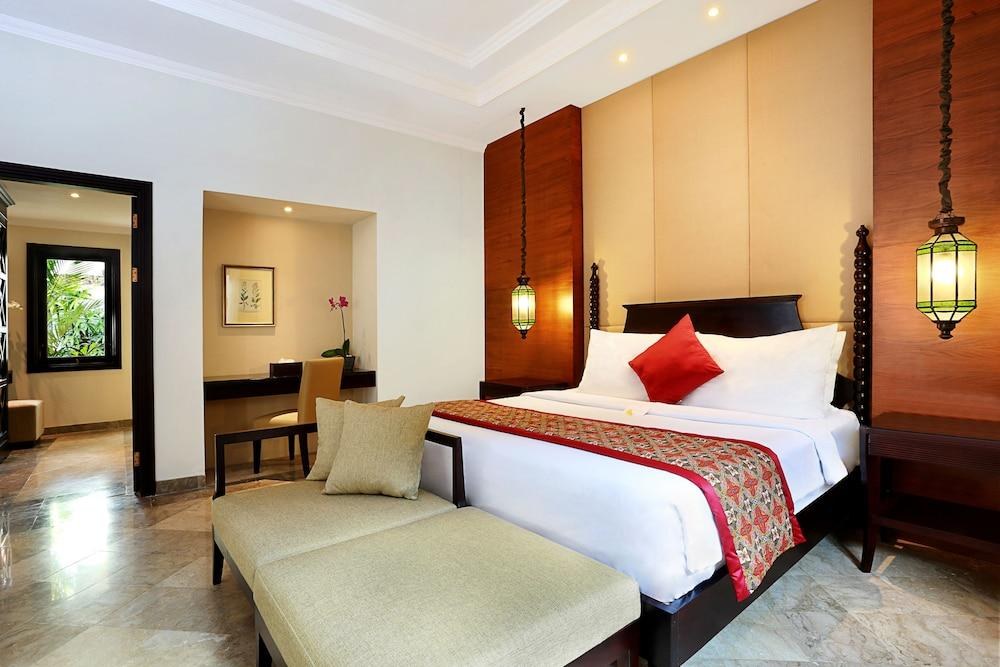 The Club Villas Seminyak photo 2