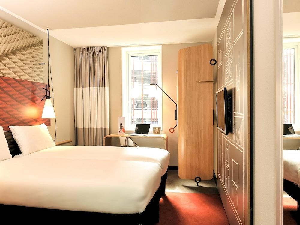 IBIS ROTTERDAM CITY CENTRE photo 4