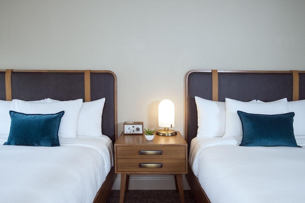 HOTEL PRESTON photo 2