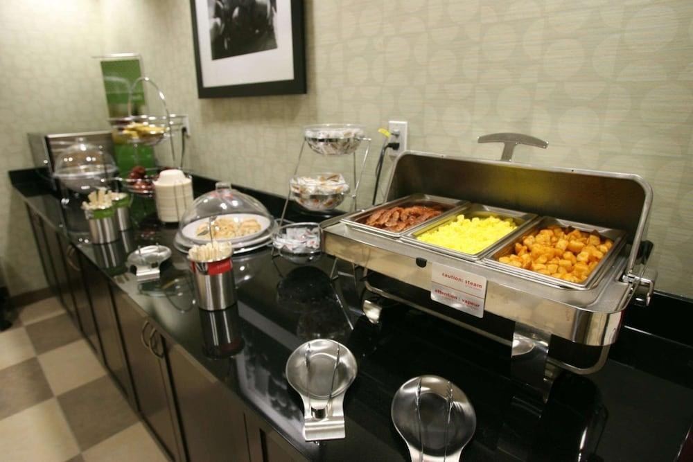 Hampton Inn by Hilton Fort Saskatchewan photo 3