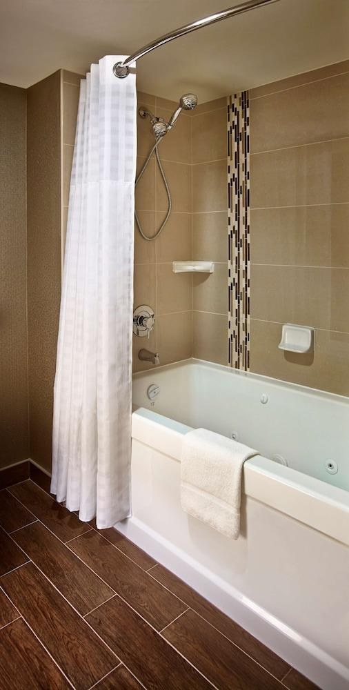 Homewood Suites by Hilton Hamilton, Ontario, Canada photo 3