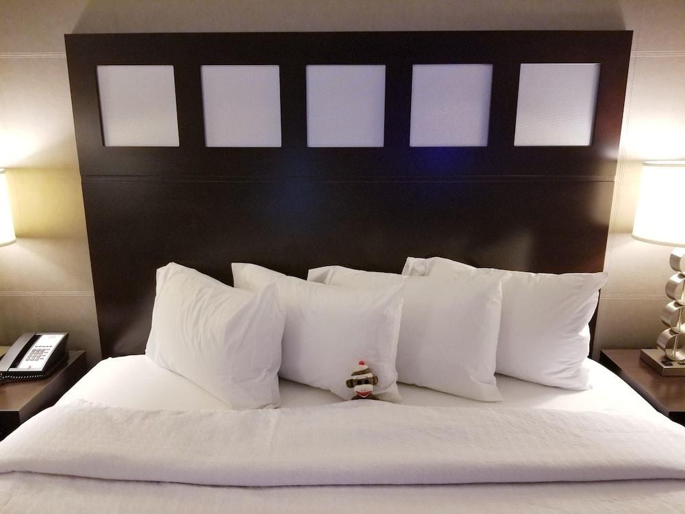 Hampton Inn by Hilton Calgary Airport North photo 2