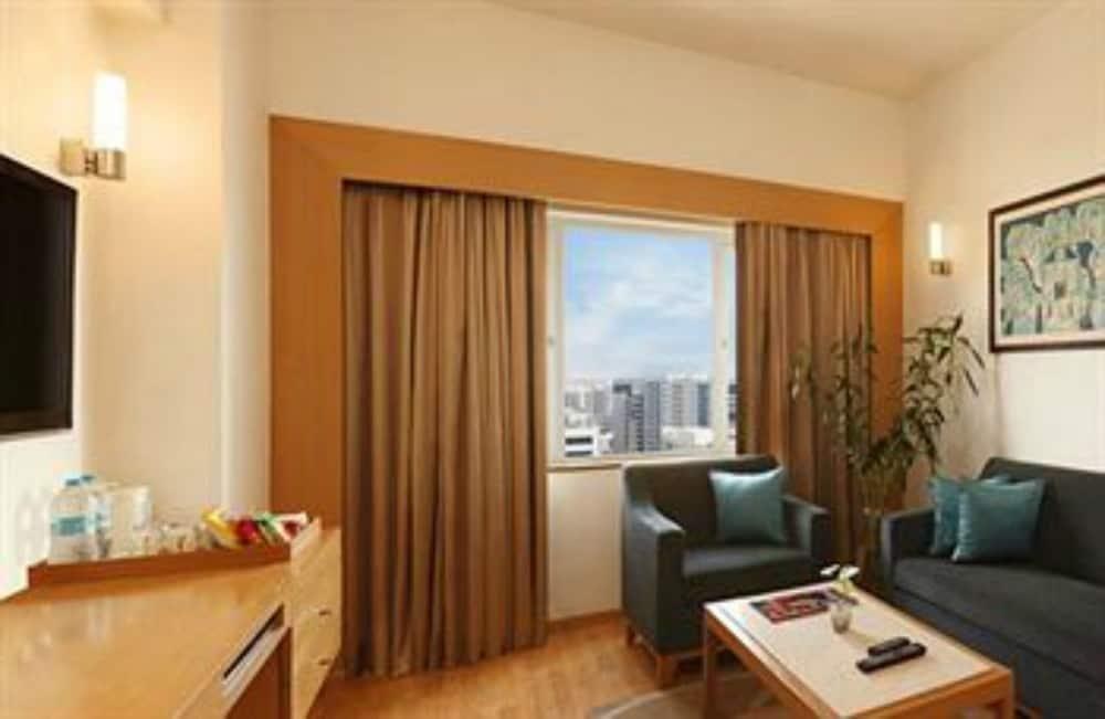 LEMON TREE PREMIER HITEC CITY photo 2