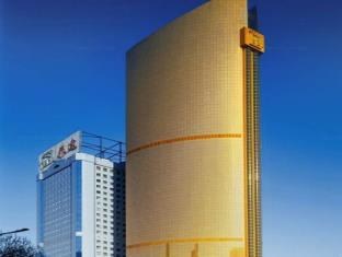 GOLDEN CROWN