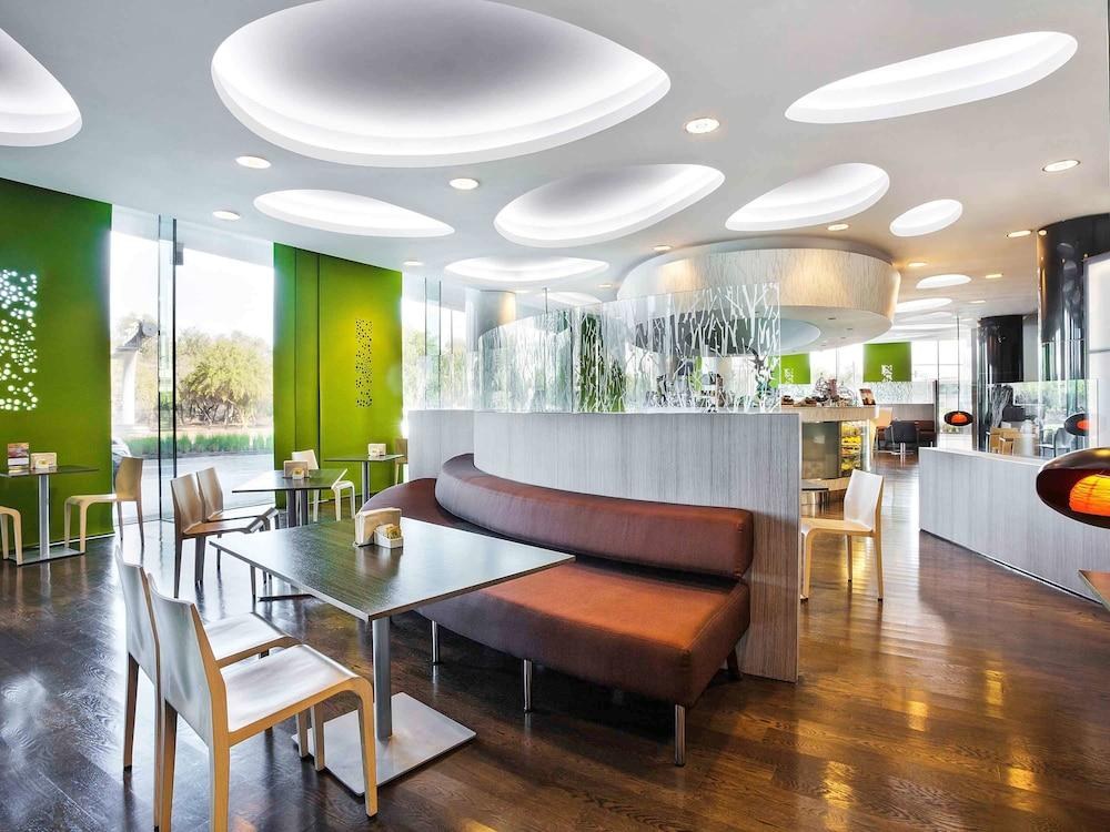 Novotel Abu Dhabi Al Bustan photo 4