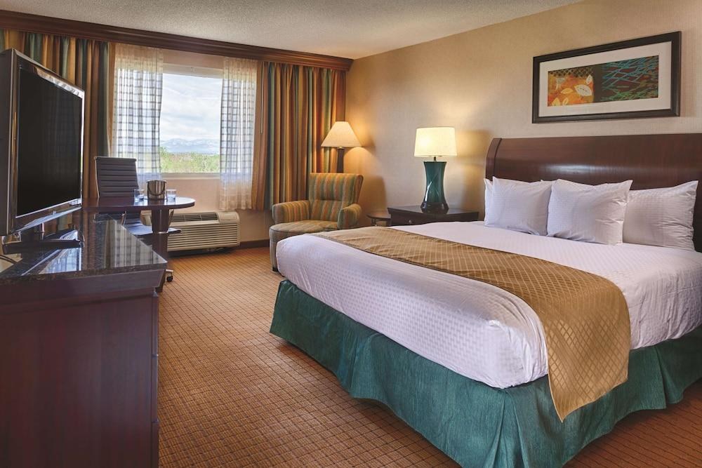 DoubleTree by Hilton Denver photo 2