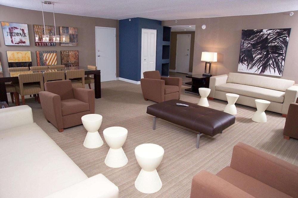 DoubleTree by Hilton St. Louis - Westport photo 4