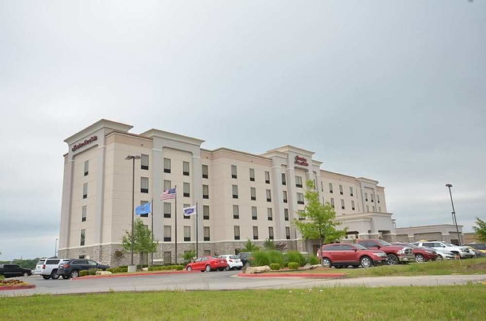 Hampton Inn & Suites Tulsa/Catoosa photo 1