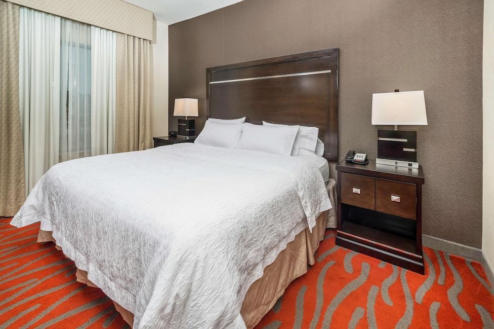 Hampton Inn & Suites Tulsa/Catoosa photo 2