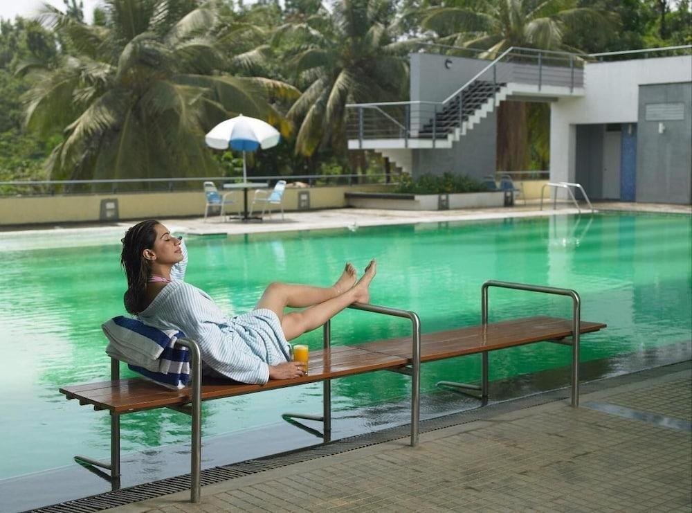 ZIP BY SPREE HOTELS AT WOODROSE CLUB