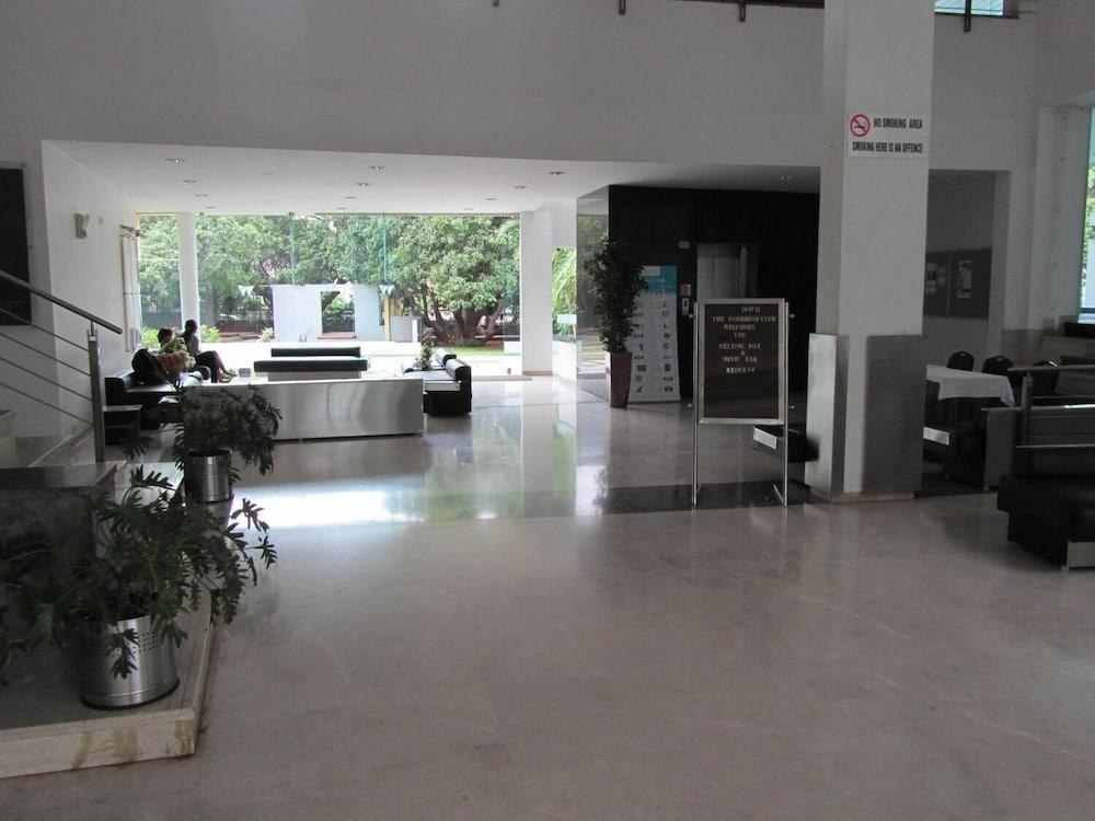 ZIP BY SPREE HOTELS AT WOODROSE CLUB photo 2